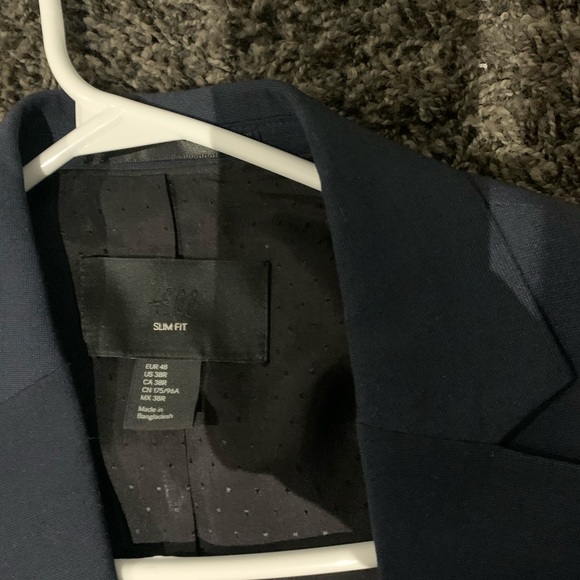 H&M men’s slim suit - Picture 3 of 3